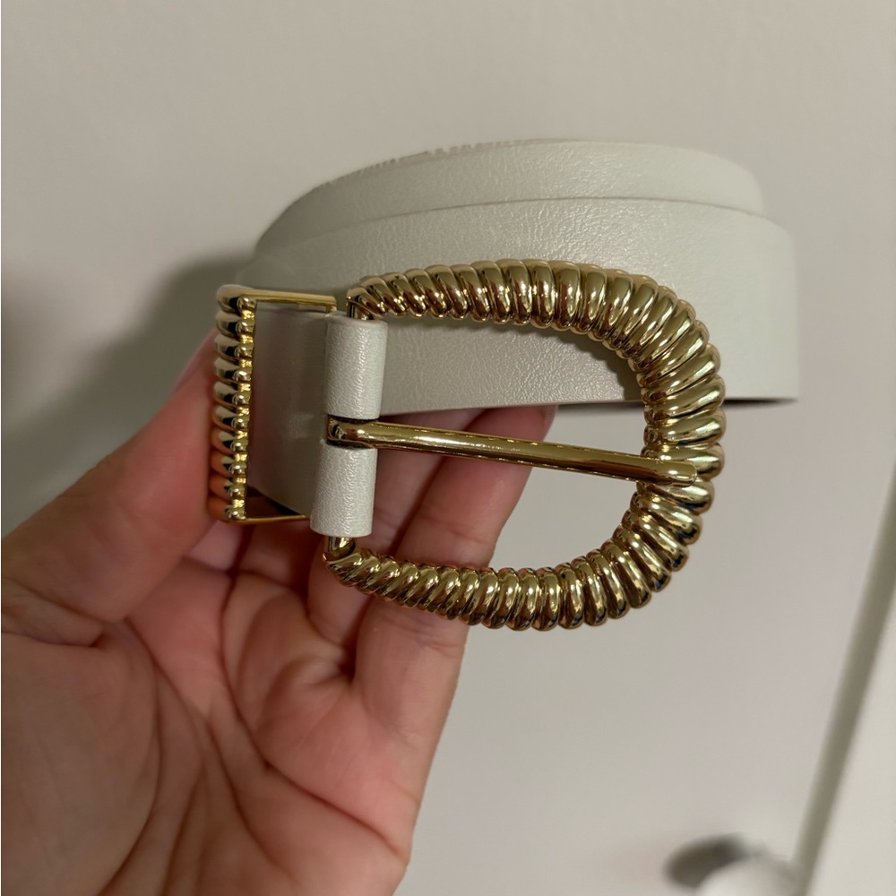 Express Cream Belt with Gold Buckle